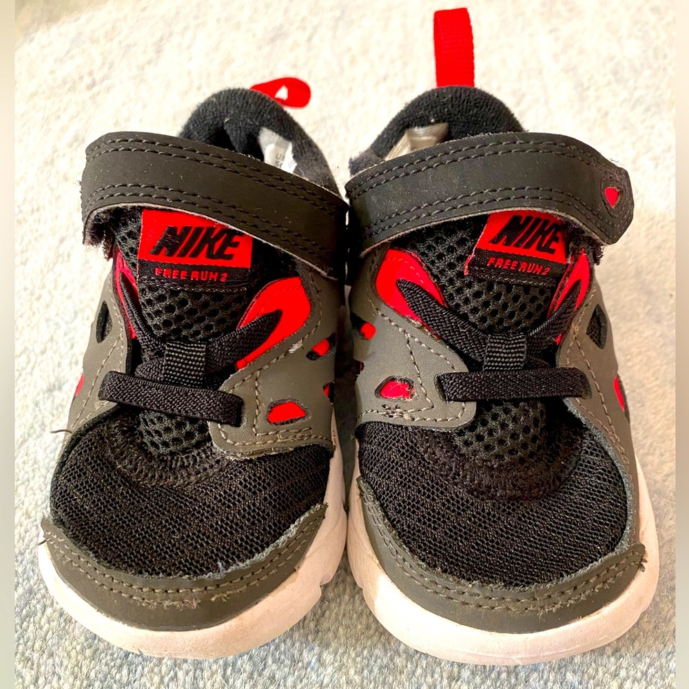 Nike toddler shoes size 5C